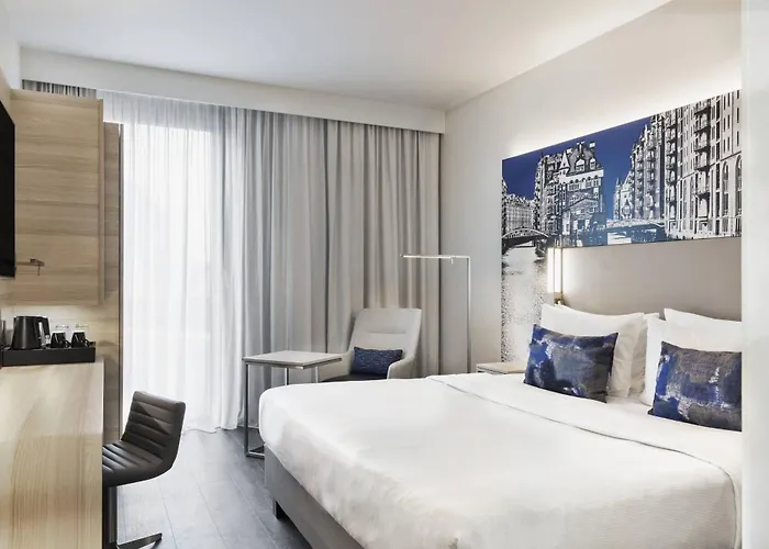 Courtyard By Marriott Hotel