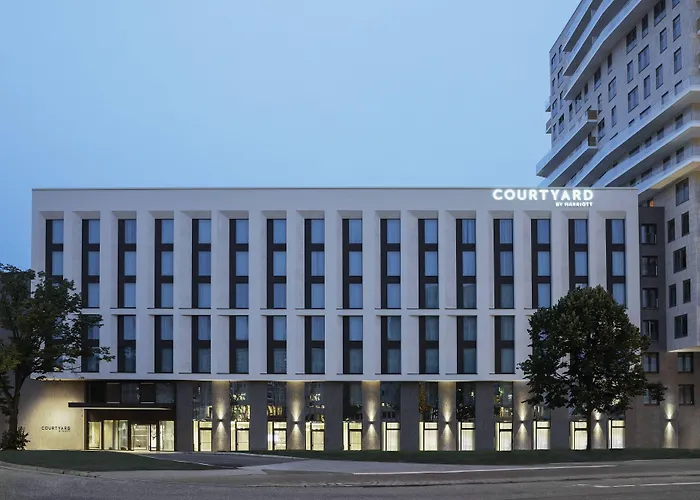Courtyard By Marriott